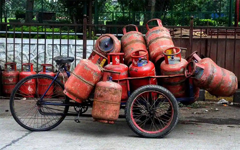 फ्री गैस सिलेंडर